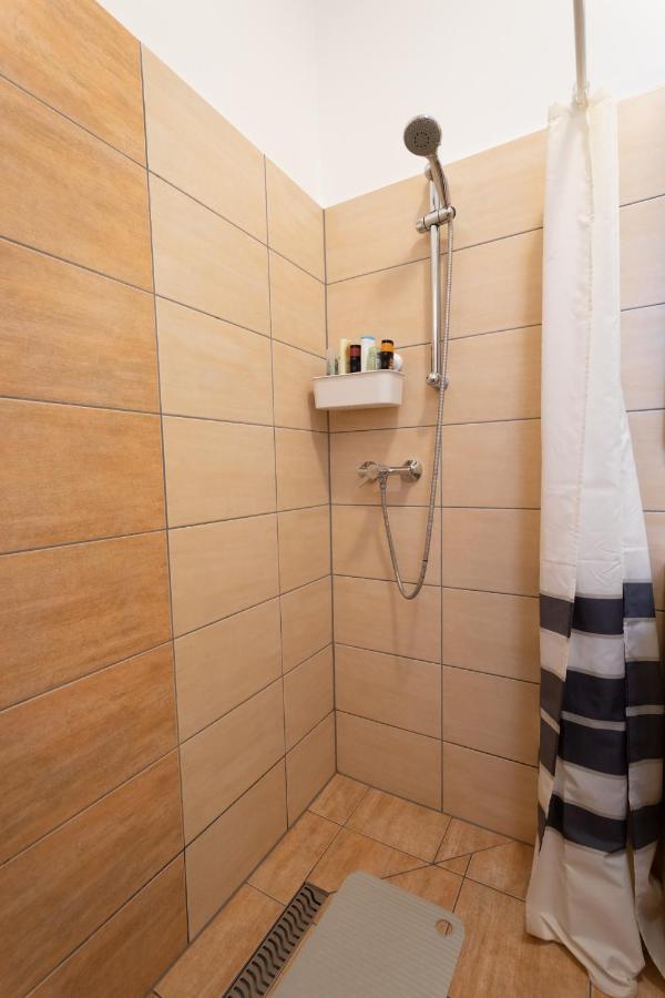 Sunbird Apartman Boedapest Buitenkant foto